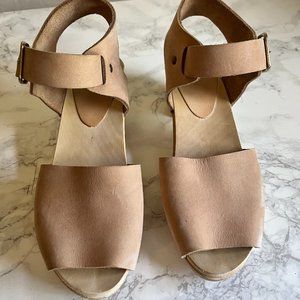 Bryr Clogs, Emma Spanish Toe, Mid Heel, Blush nubuck / 6-6 1/2 US (36)